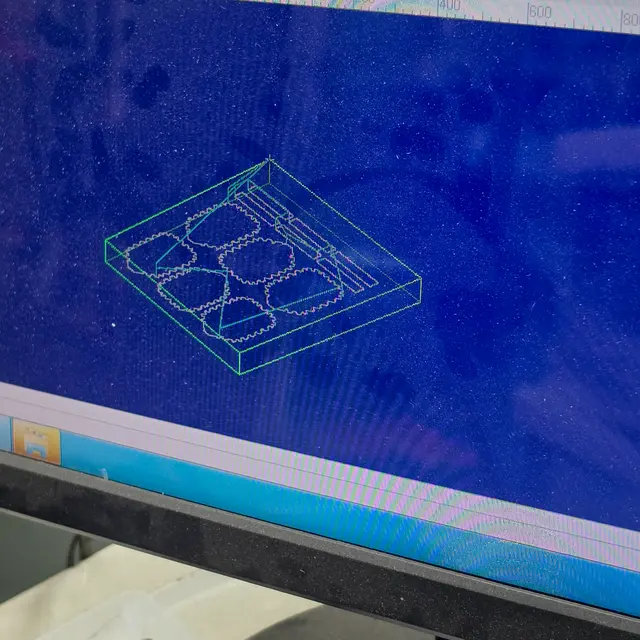 Paddle mold design on a CAD screen